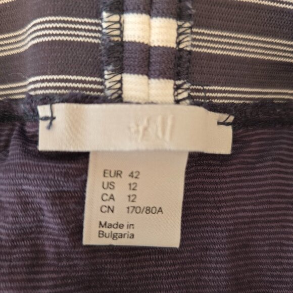 H&M Pucker Skirt - Picture 2 of 2